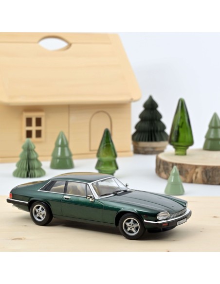 1:18 JAGUAR XJ-S 5.3 HE COUPE 1982 GREEN METALLIC